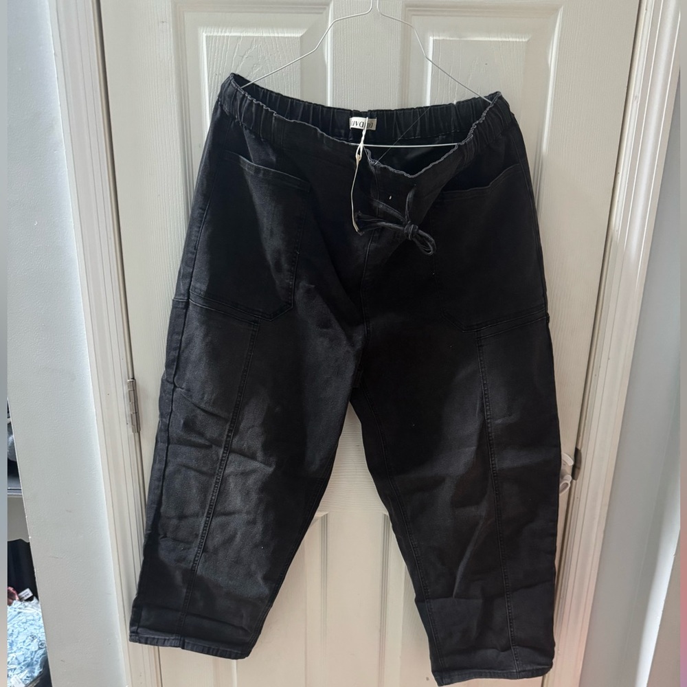 NWT Women’s drawstring loose fit black jeans